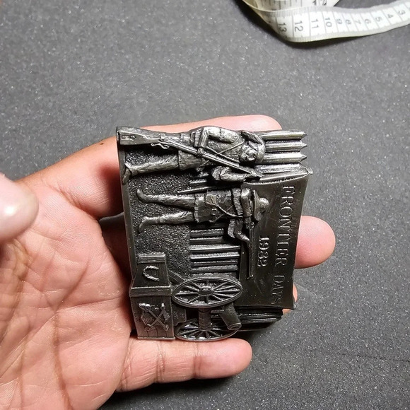 Vintage siskiyou Leather & buckle Co 1982 Fort Dodge Frontier Days Buckel #226 - Picture 5 of 10